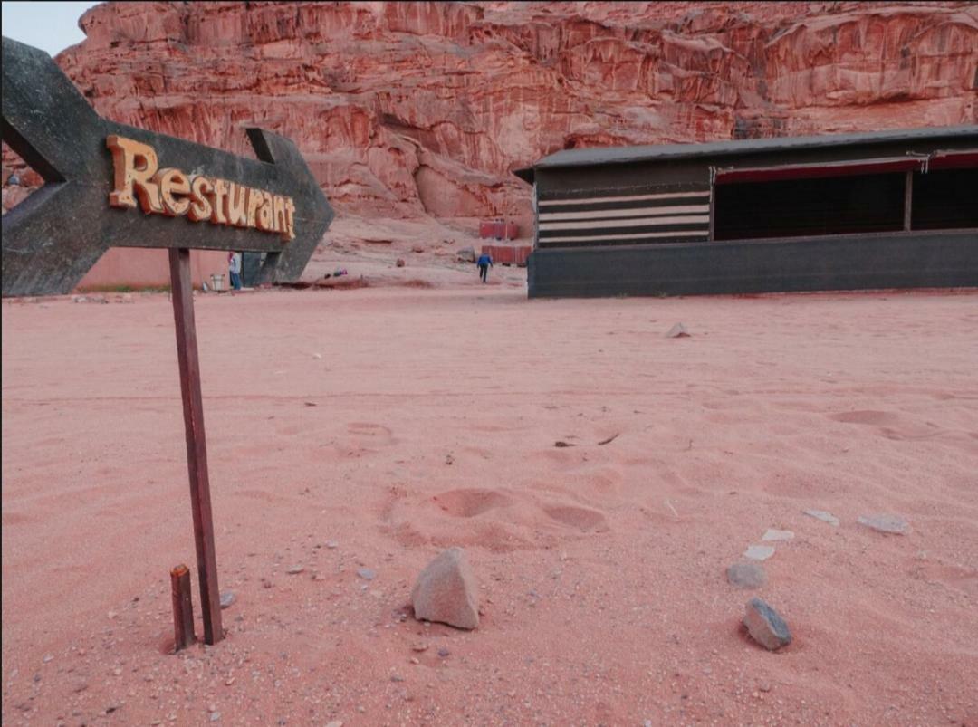 Wadi Rum Moon Camp Екстер'єр фото