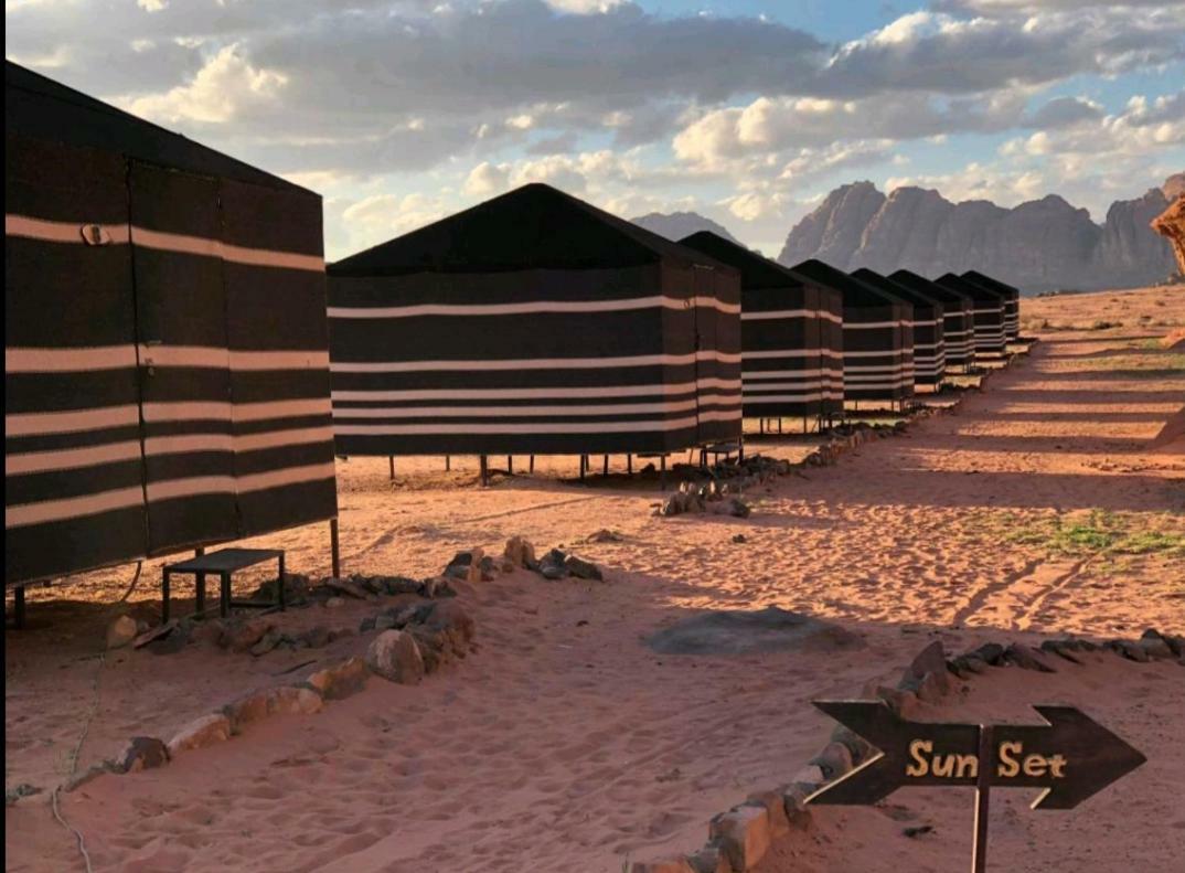 Wadi Rum Moon Camp Екстер'єр фото