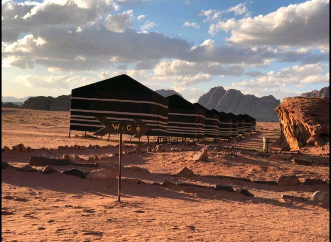 Wadi Rum Moon Camp Екстер'єр фото