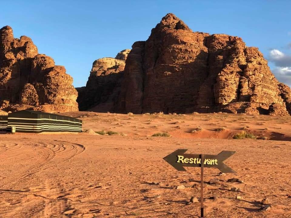 Wadi Rum Moon Camp Екстер'єр фото